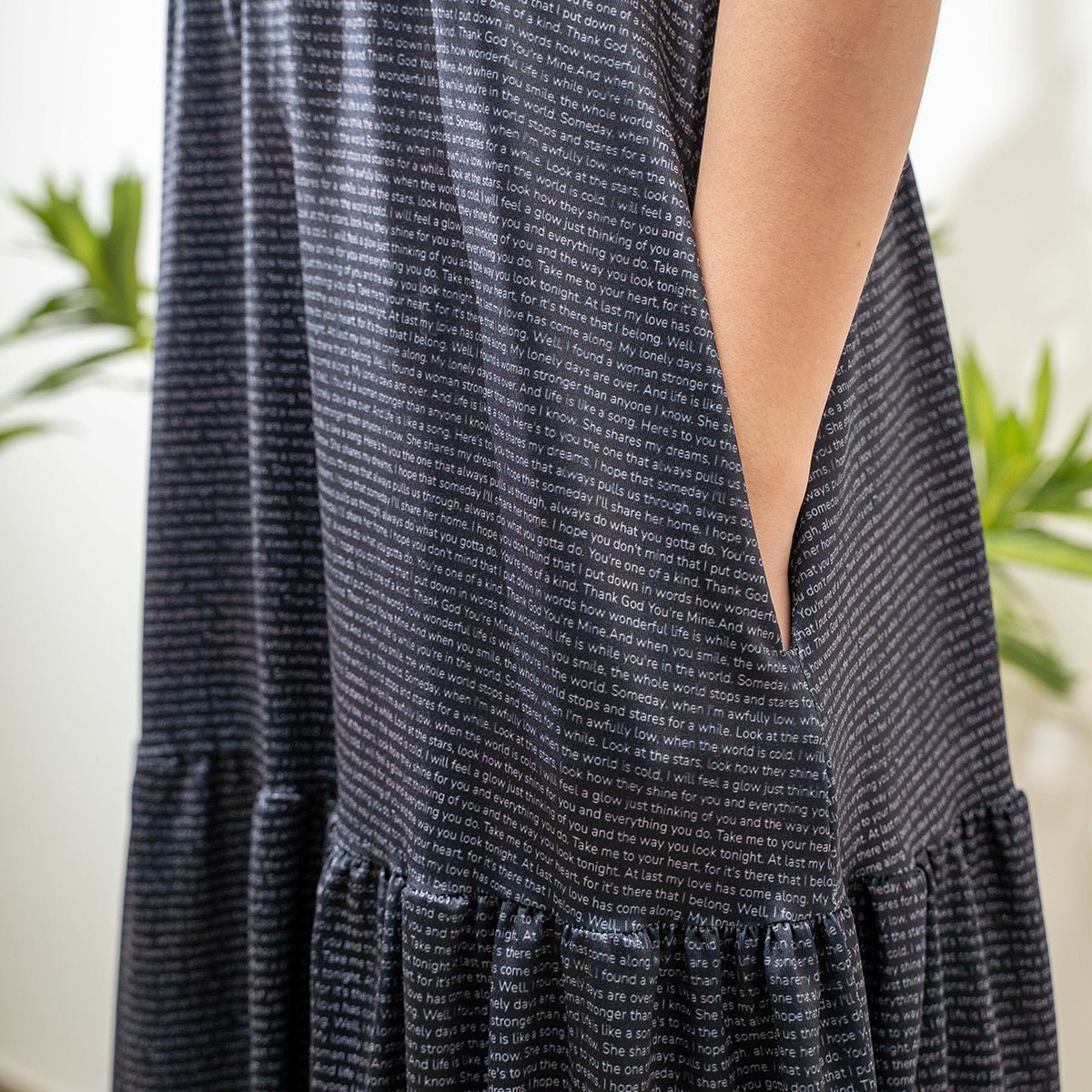 Women's Tiered Midi Dress - TuneInk