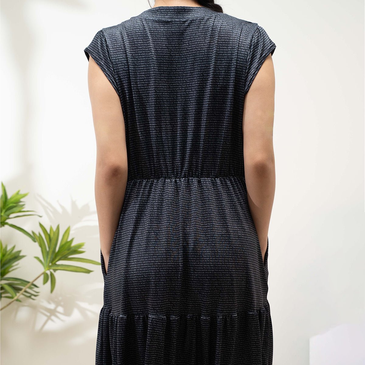 Women's Tiered Midi Dress - TuneInk